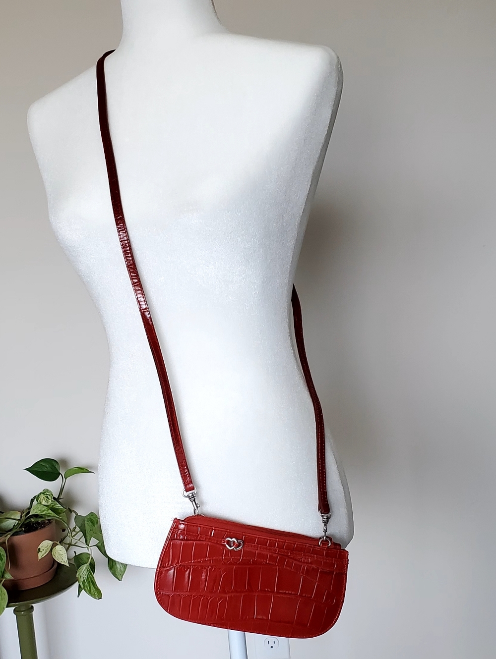 Brighton Red Croc Embossed Leather Convertible Crossbody Slim Bag, LIKE NEW